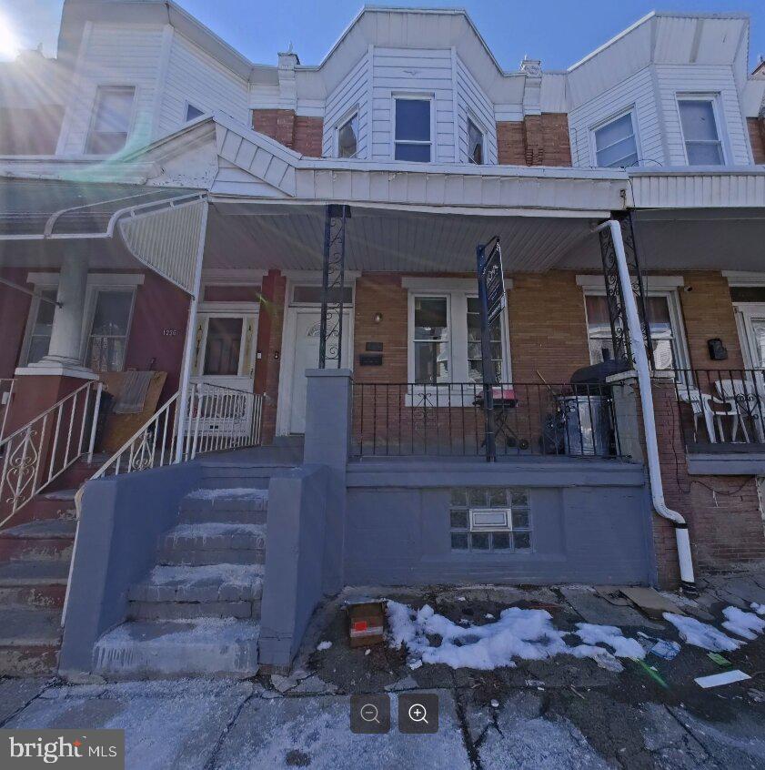 1238 N ALDEN ST Property Photo 1