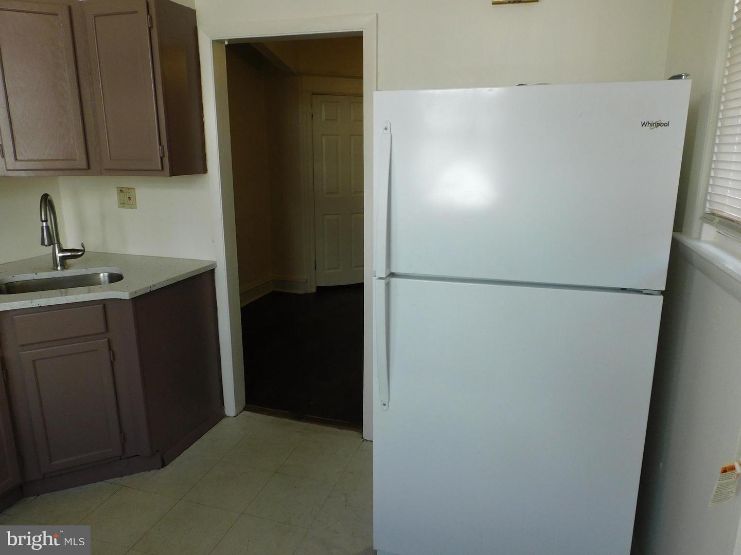 573 E Carver St Property Photo 12