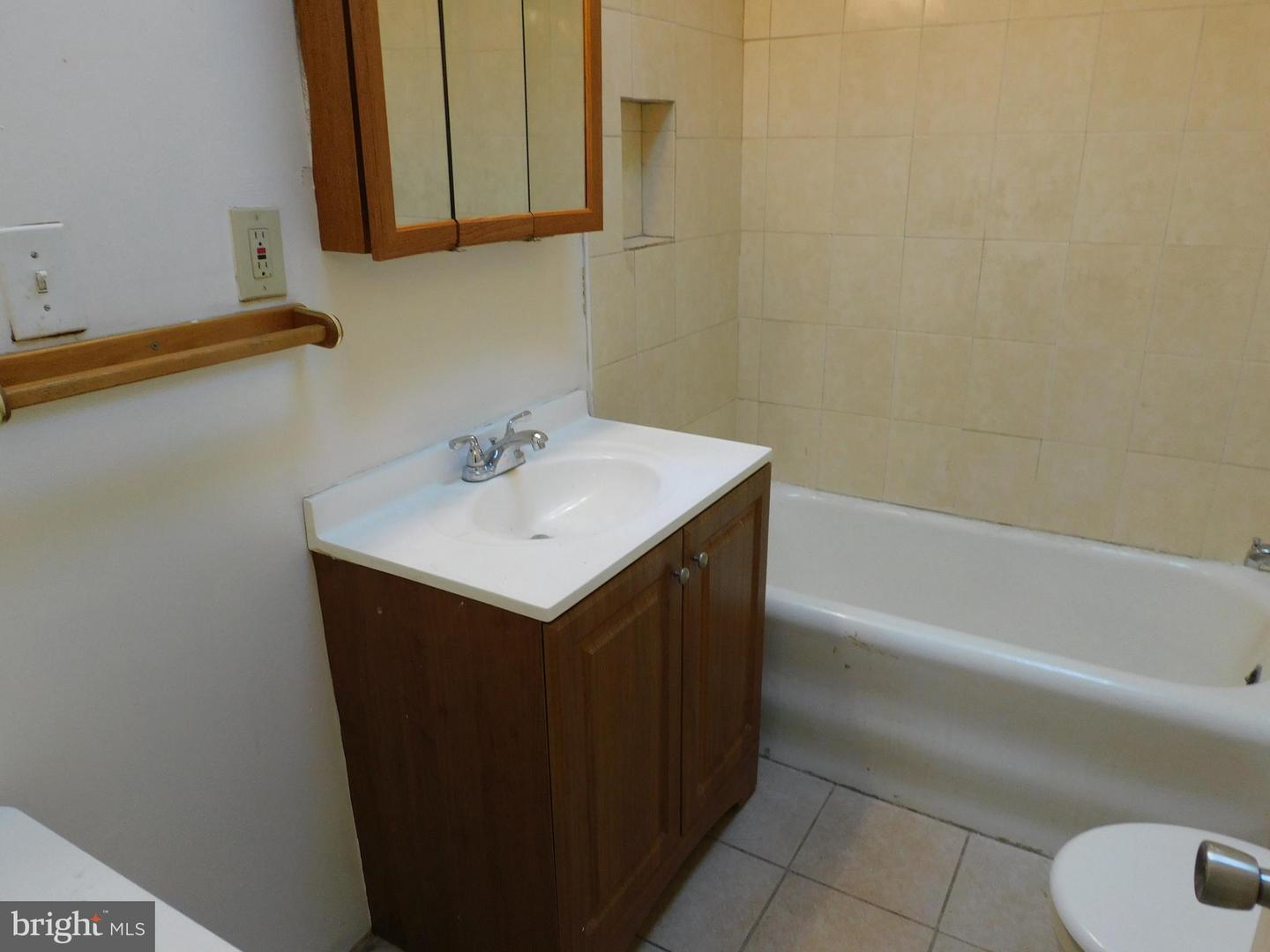 573 E Carver St Property Photo 15
