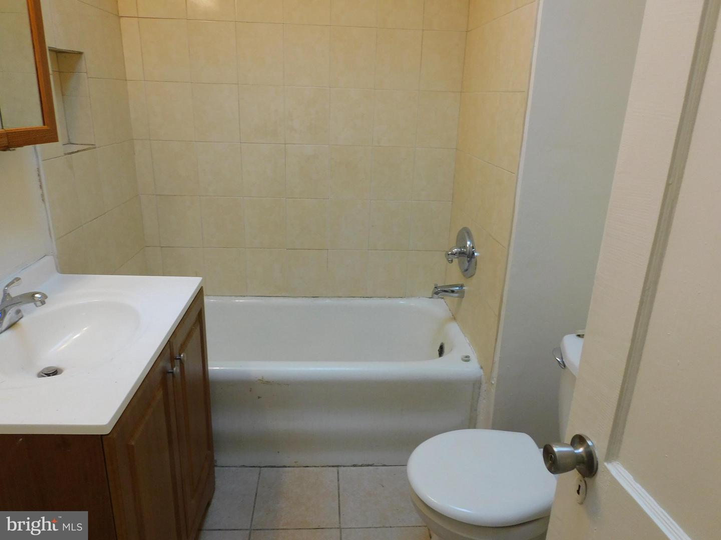 573 E Carver St Property Photo 16