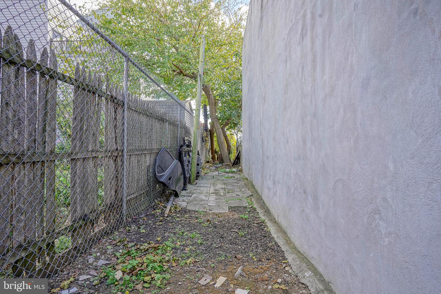 2005-7 E Sergeant St Property Photo 29