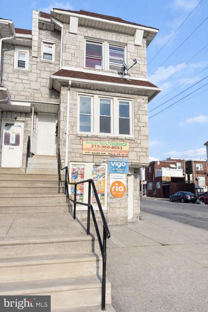 3161 MAGEE AVE #2ND FLOOR Property Photo 1