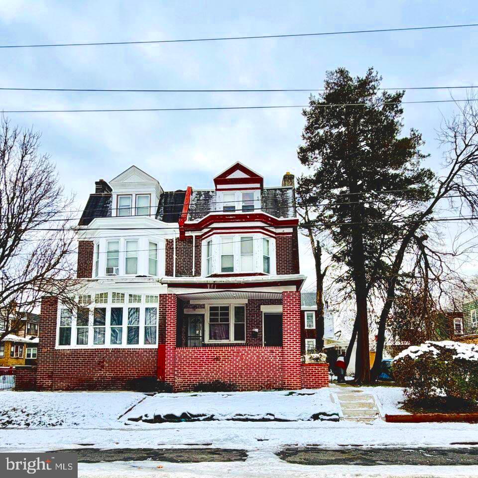 1016 W Duncannon Ave Property Photo 1