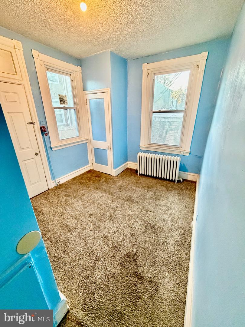 1016 W Duncannon Ave Property Photo 13