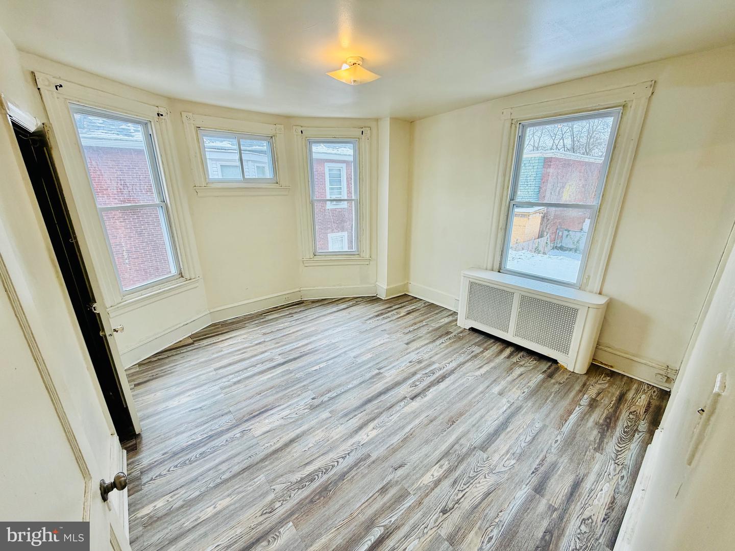1016 W Duncannon Ave Property Photo 21