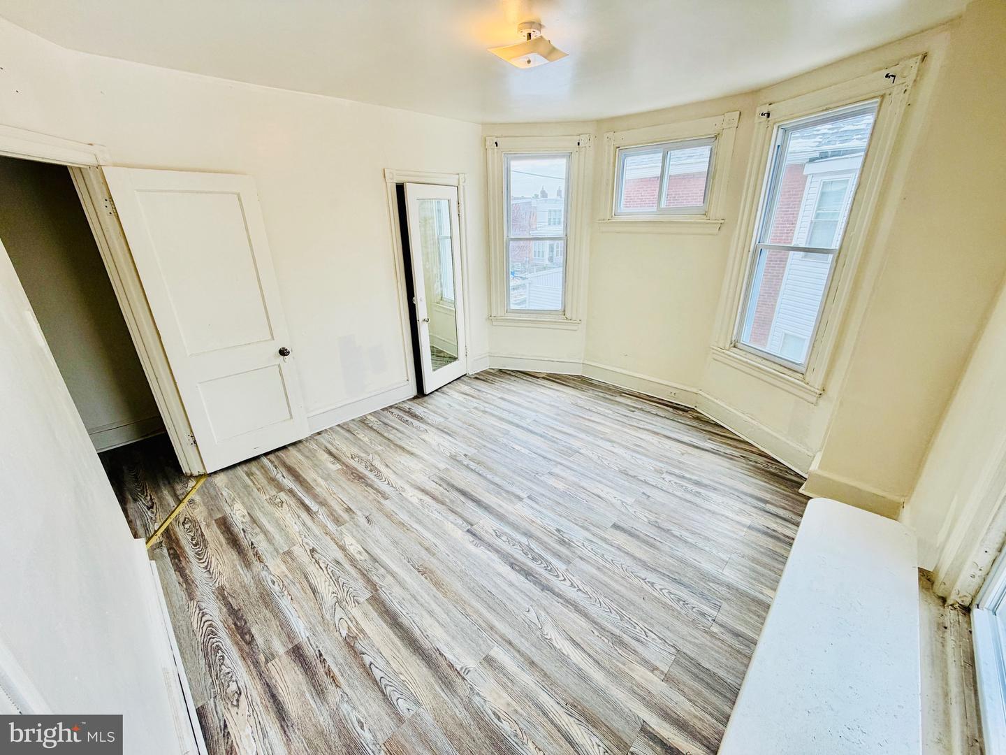 1016 W Duncannon Ave Property Photo 23