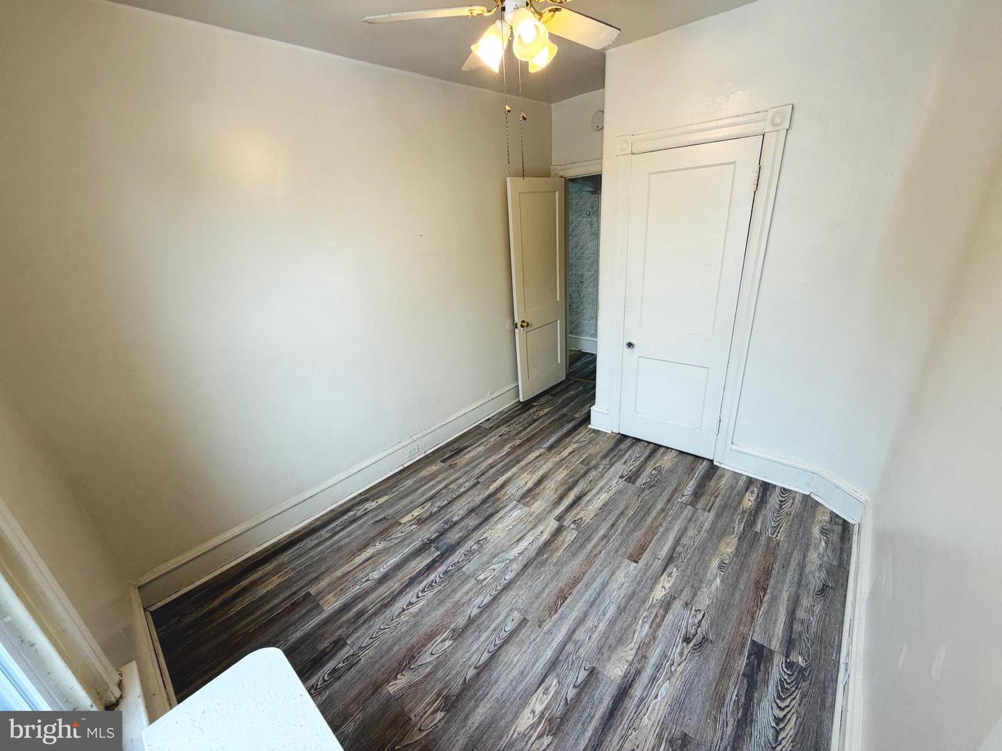 1016 W Duncannon Ave Property Photo 26