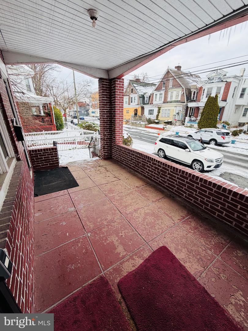 1016 W Duncannon Ave Property Photo 37
