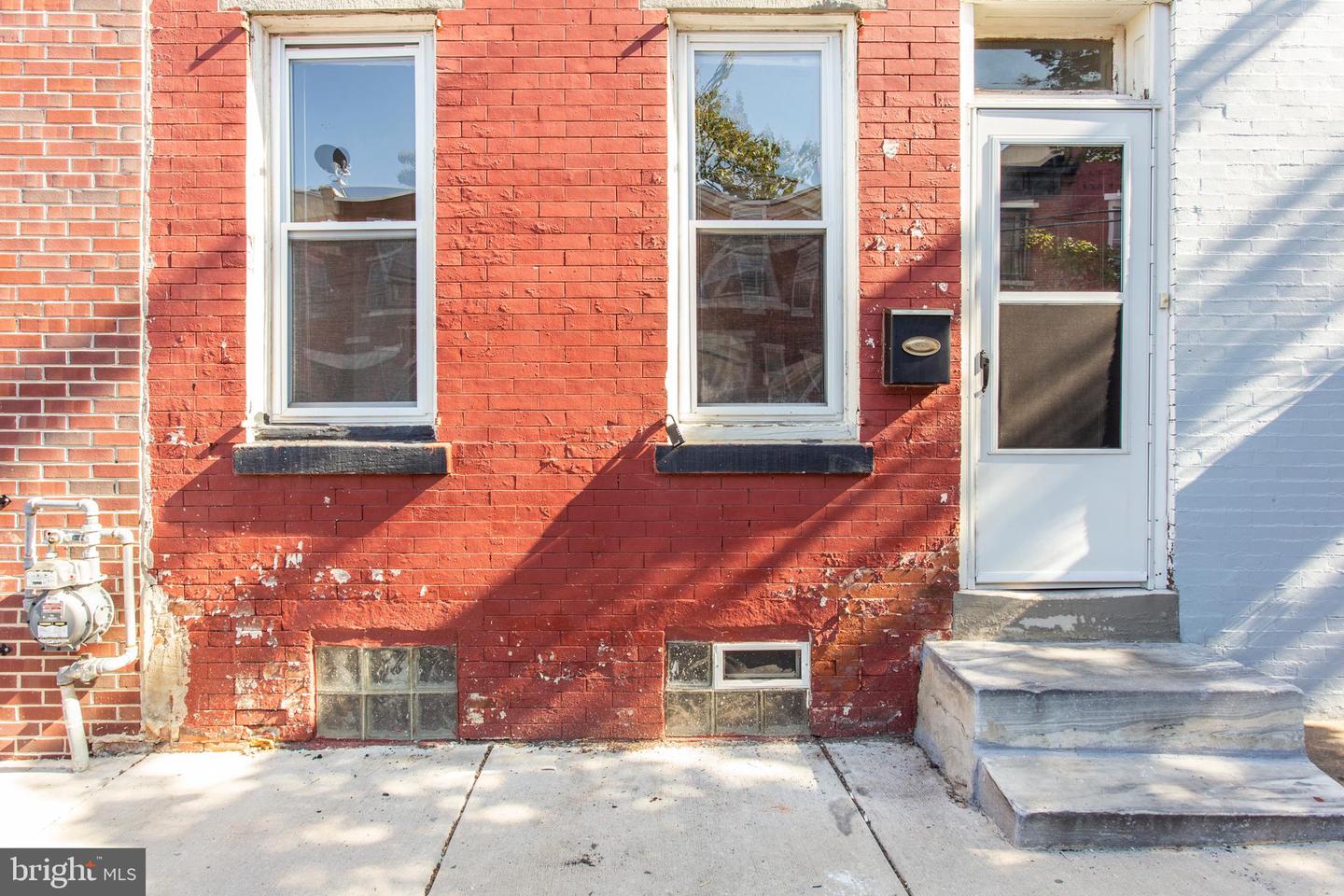 3911 Warren St Property Photo 4