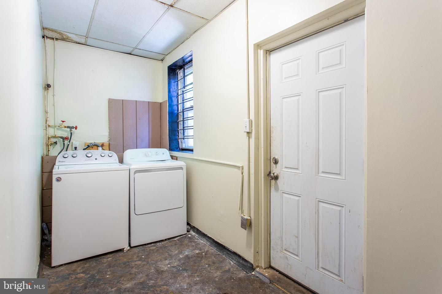 3911 Warren St Property Photo 10