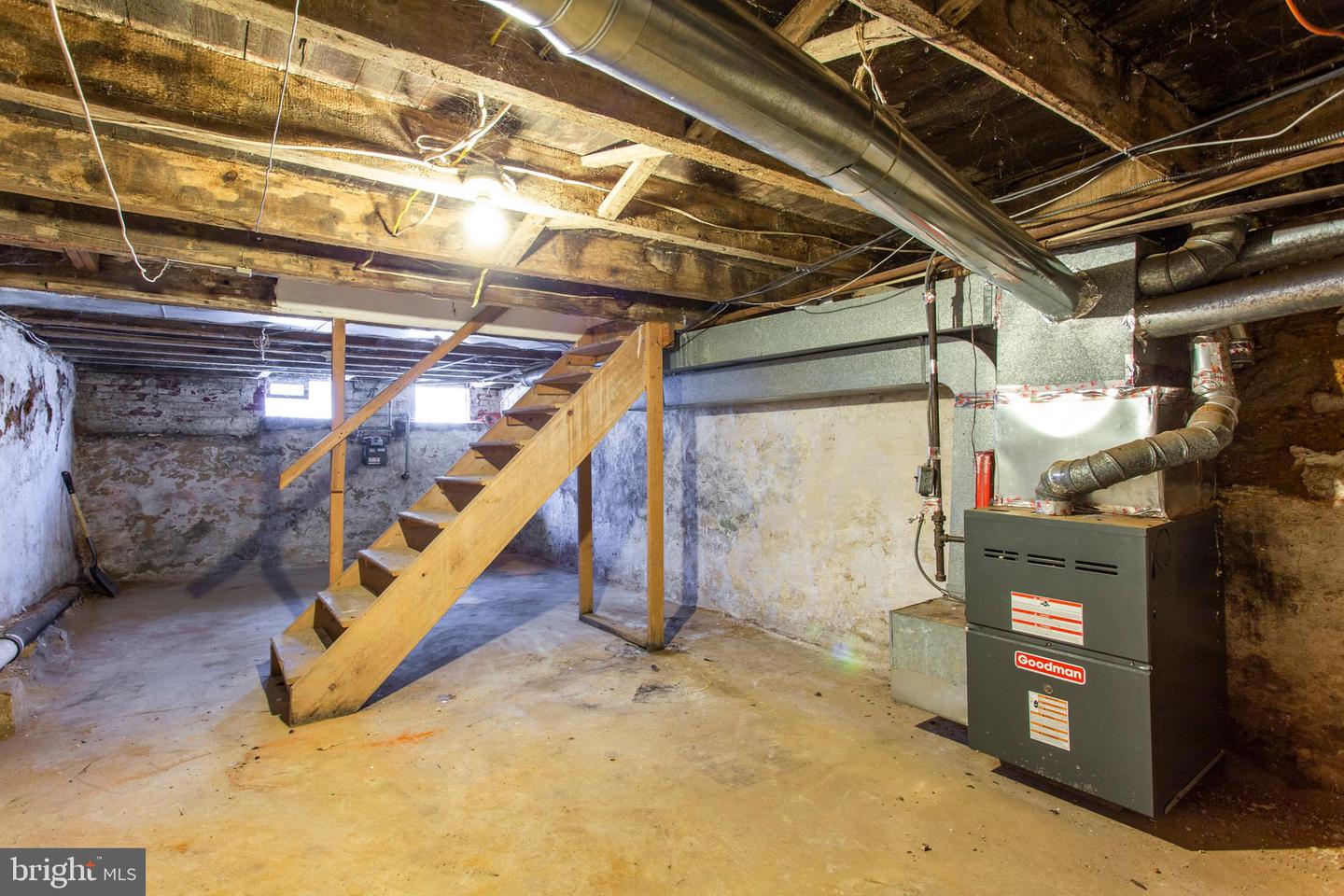 3911 Warren St Property Photo 13