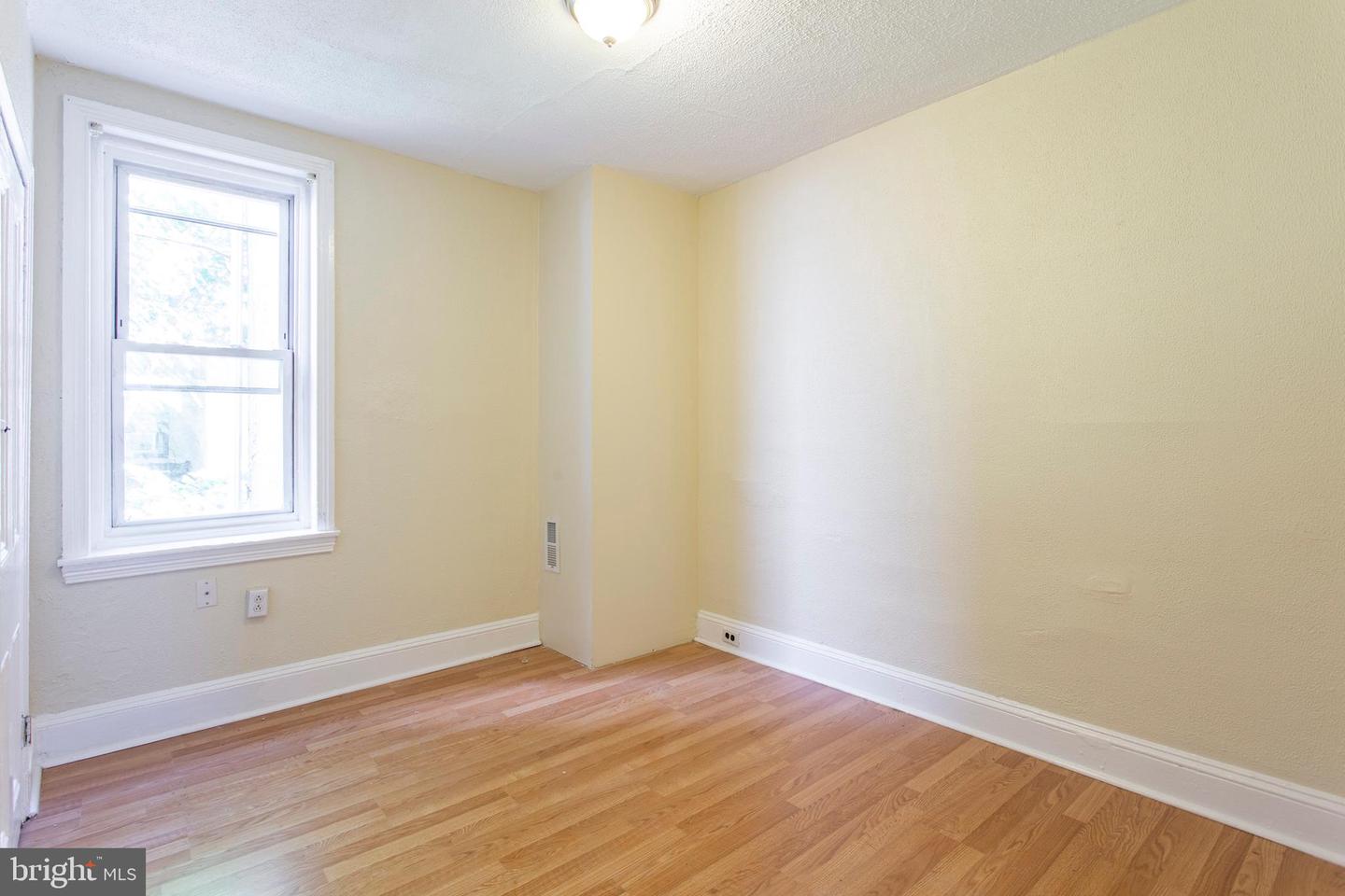 3911 Warren St Property Photo 17