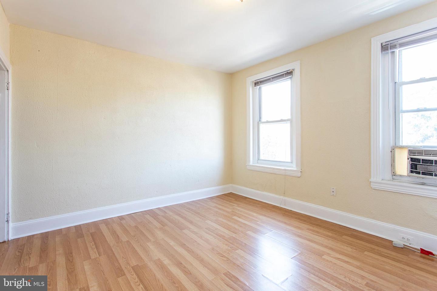 3911 Warren St Property Photo 22