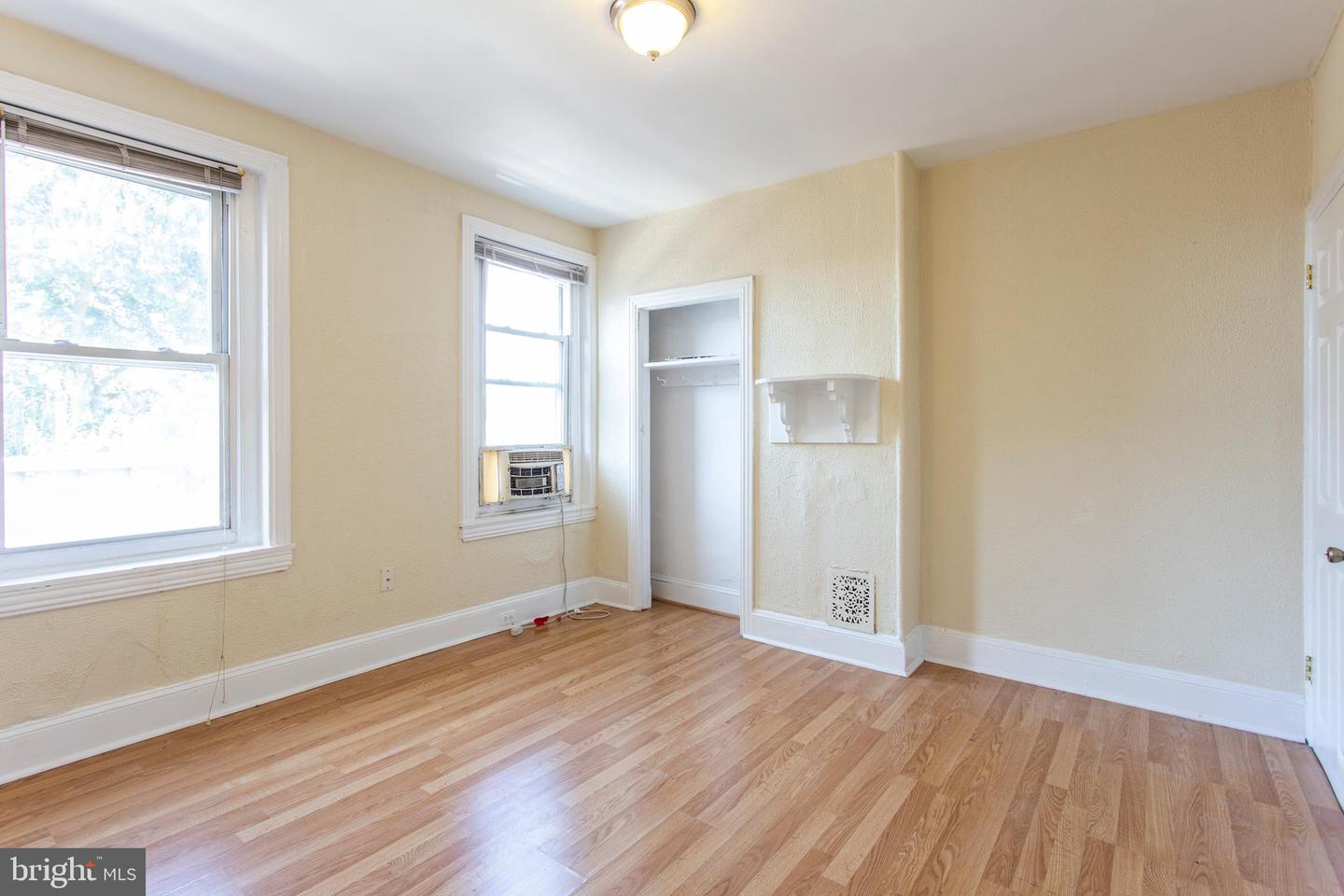 3911 Warren St Property Photo 23