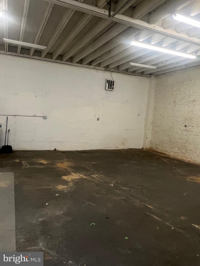 3420 W Allegheny Ave Property Photo 4