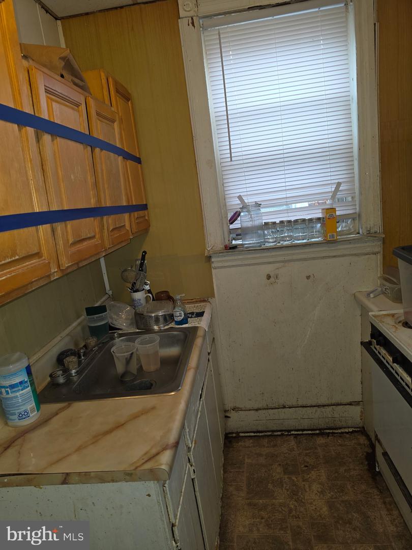 910 S 58th St Property Photo 6