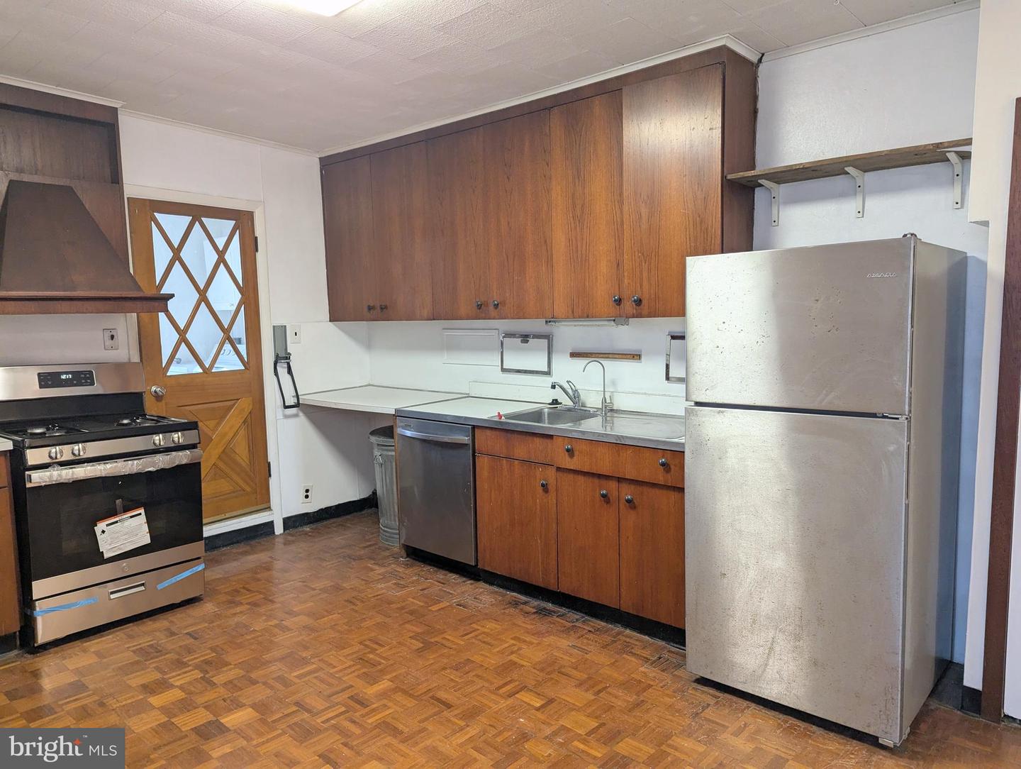 1545 W Passyunk Ave Property Photo 8