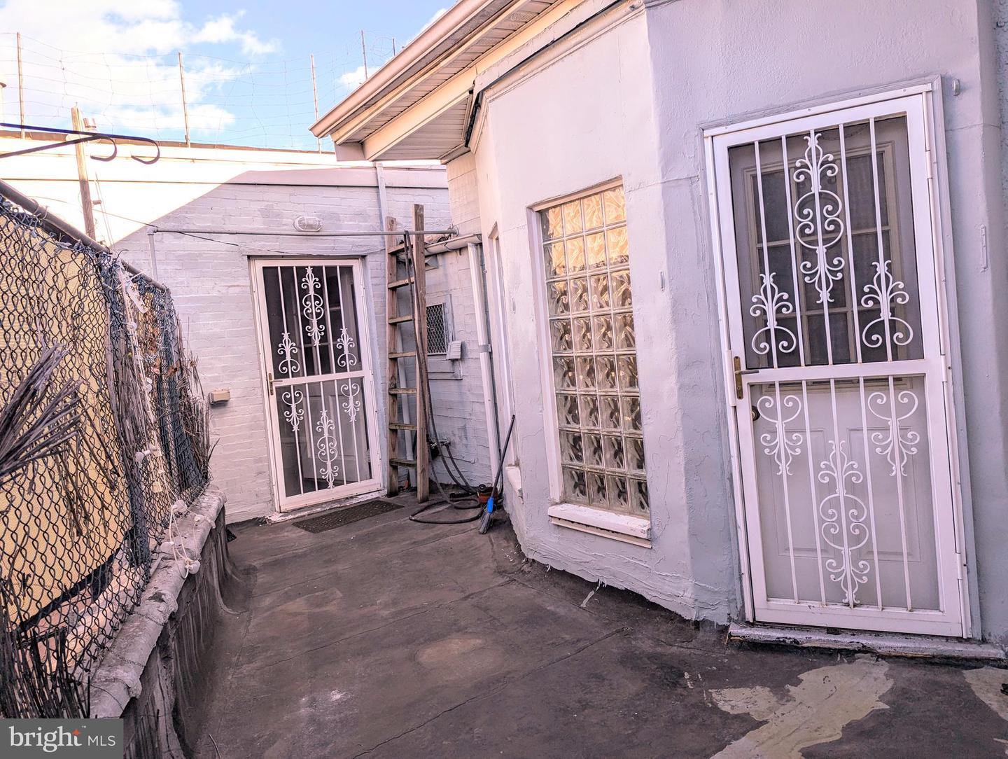 1545 W Passyunk Ave Property Photo 11
