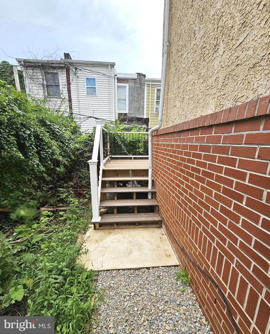 1915 Morse St Property Photo 24