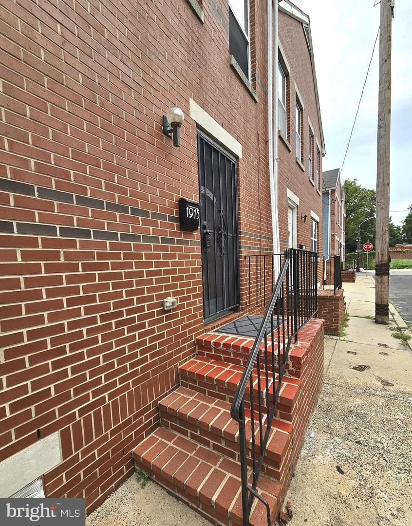 1915 Morse St Property Photo 26