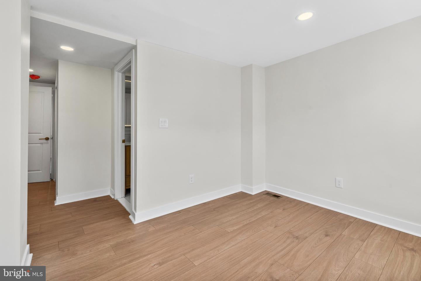 1138 S Clifton St Property Photo 15