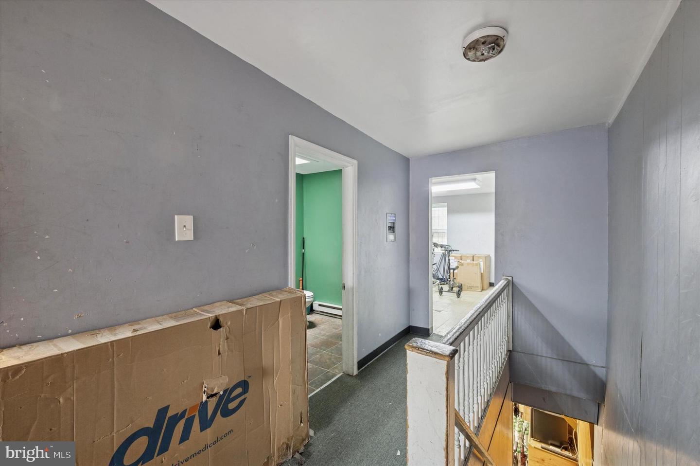 121 W Girard Ave Property Photo 10