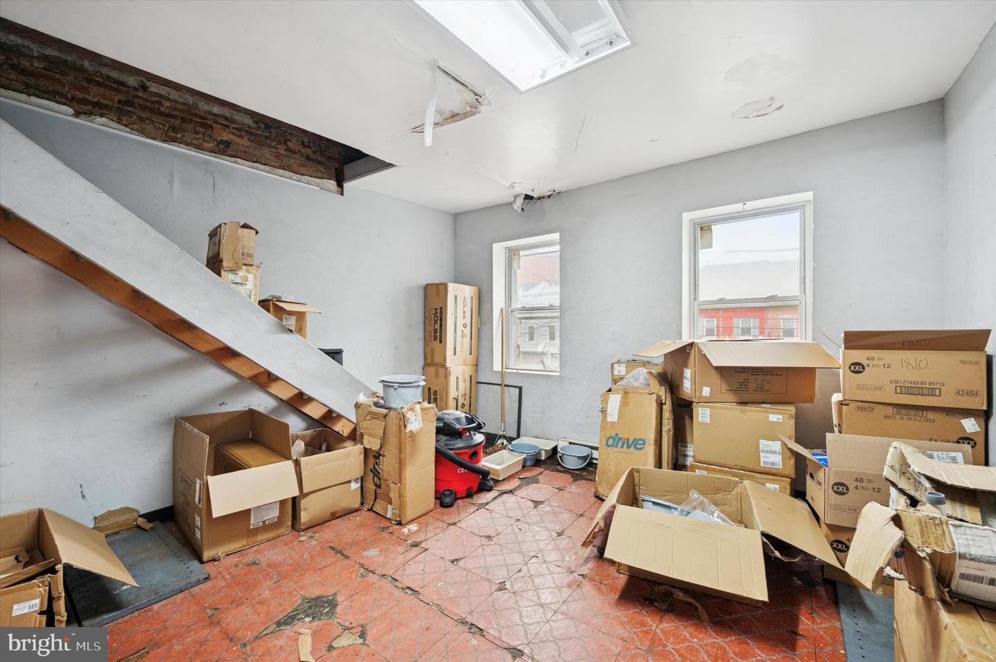 121 W Girard Ave Property Photo 15