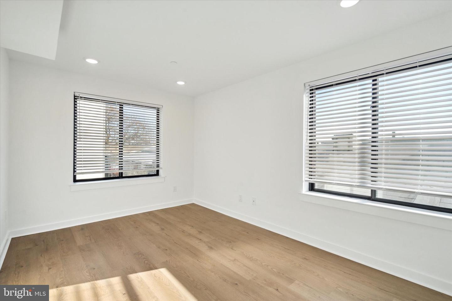 1951 Point Breeze Ave Property Photo 21