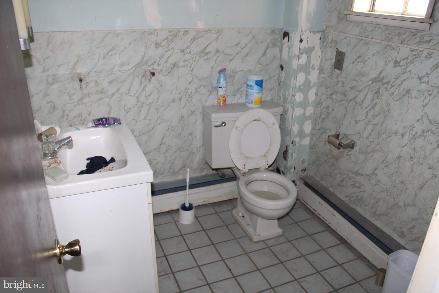 5112 Umbria St Property Photo 7