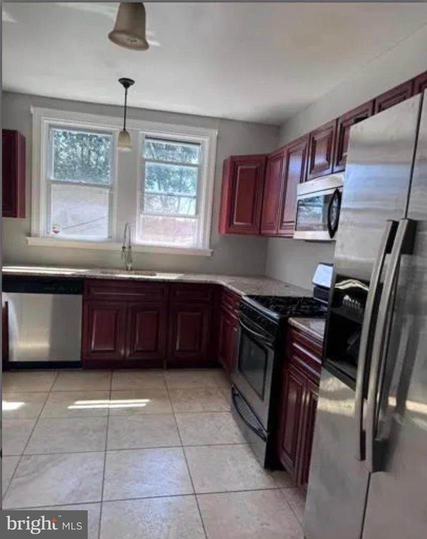 7725 Walker St Property Photo 5