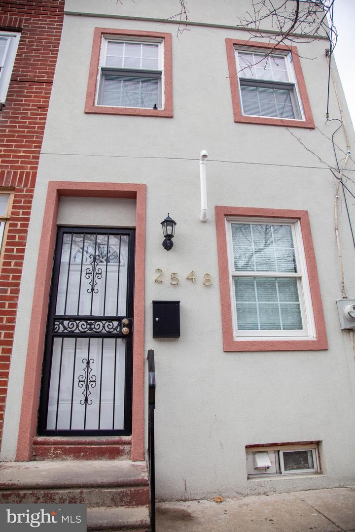 2548 N Lee St Property Photo 2