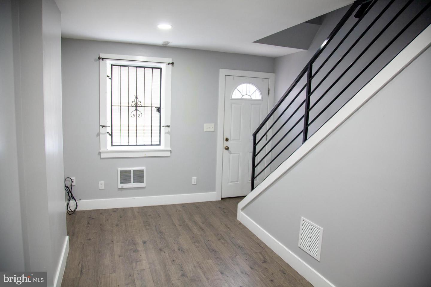 2548 N Lee St Property Photo 5