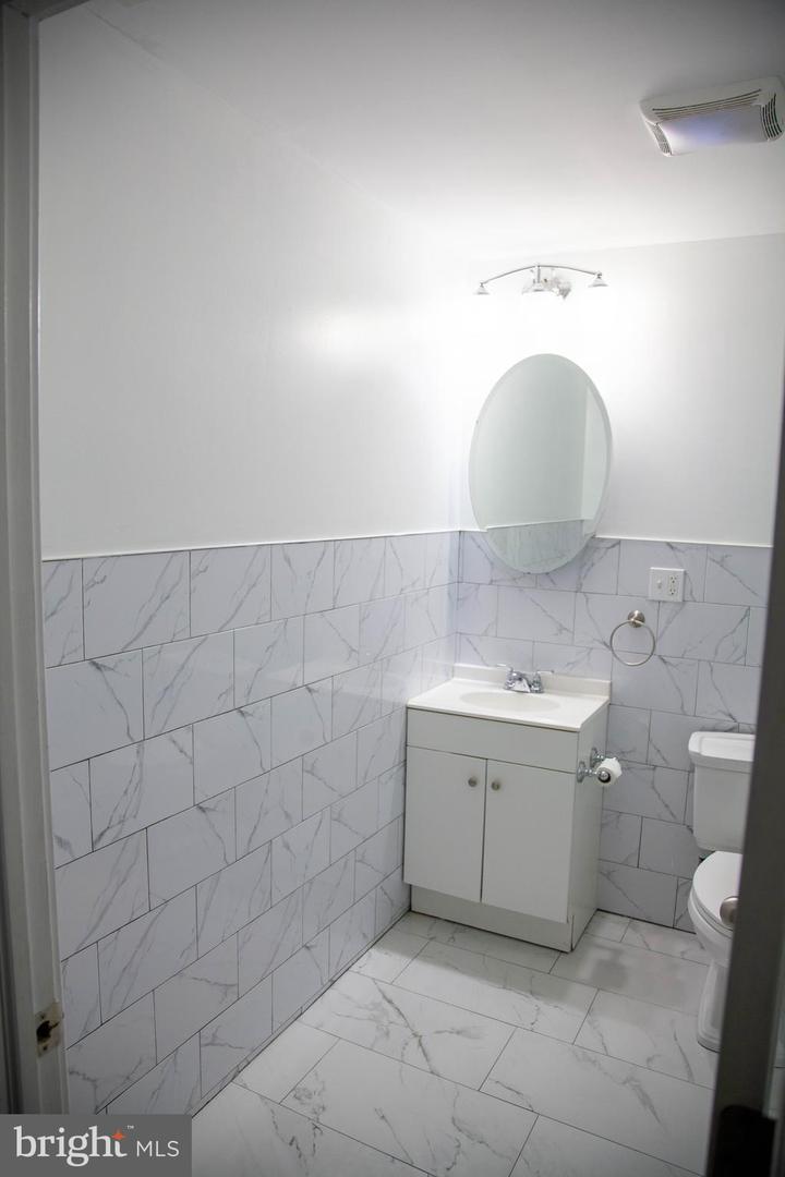 2548 N Lee St Property Photo 16