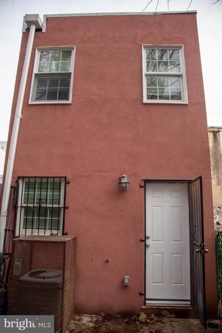 2548 N Lee St Property Photo 36