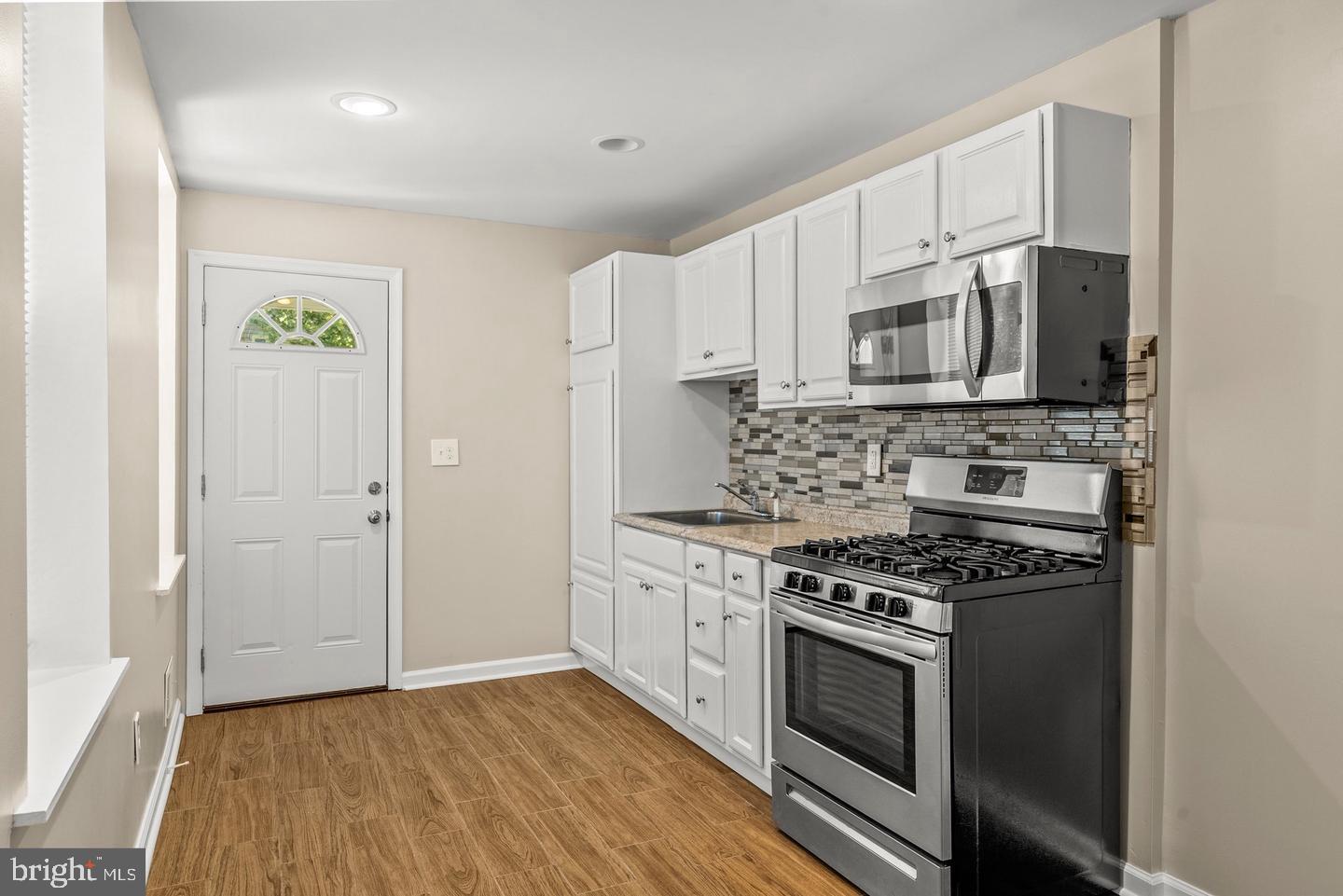 2512 N Marshall St Property Photo 8