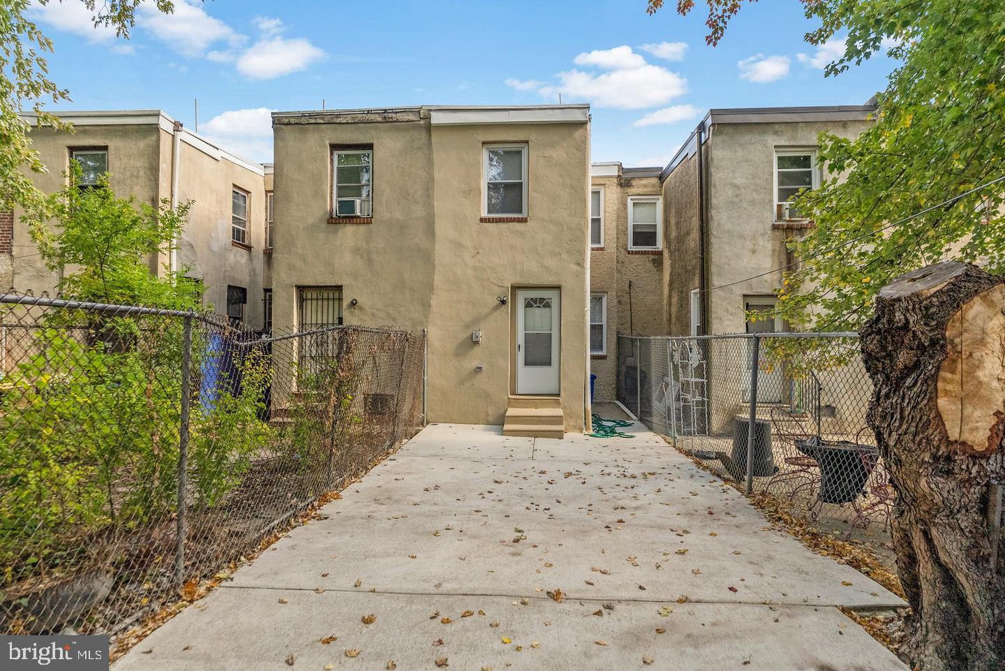 2512 N Marshall St Property Photo 24