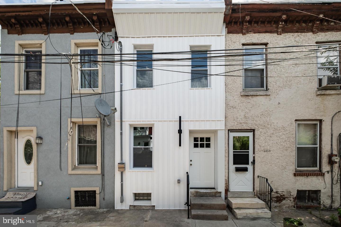 2215 N Mutter St Property Photo 4