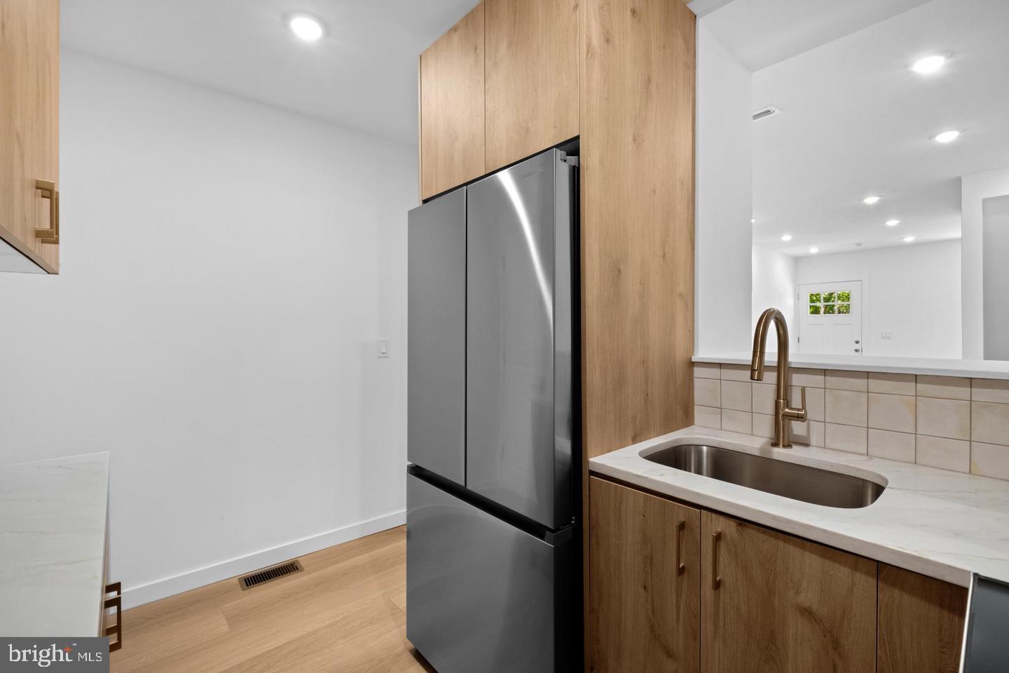 2215 N Mutter St Property Photo 11