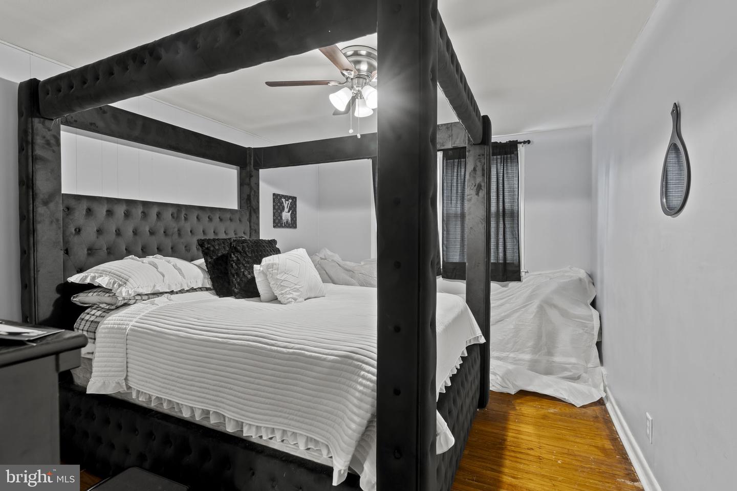 6014 Oakland St Property Photo 5