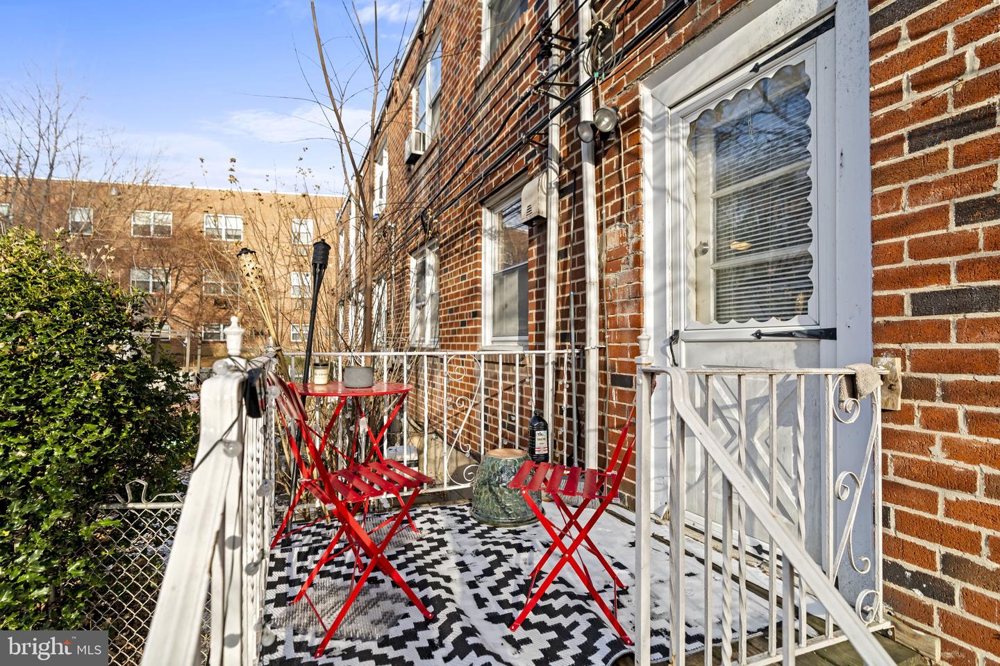6014 Oakland St Property Photo 12
