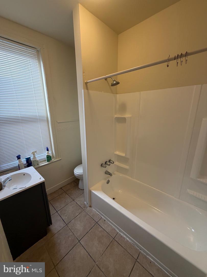 1103 Lindley Ave Property Photo 12