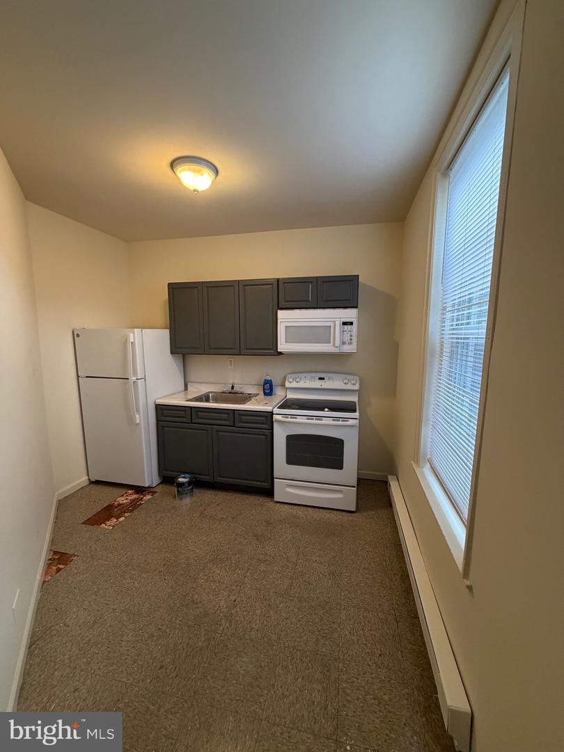 1103 Lindley Ave Property Photo 13