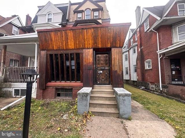 6146 W Columbia Ave Property Photo 1