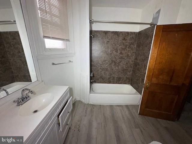6146 W Columbia Ave Property Photo 7