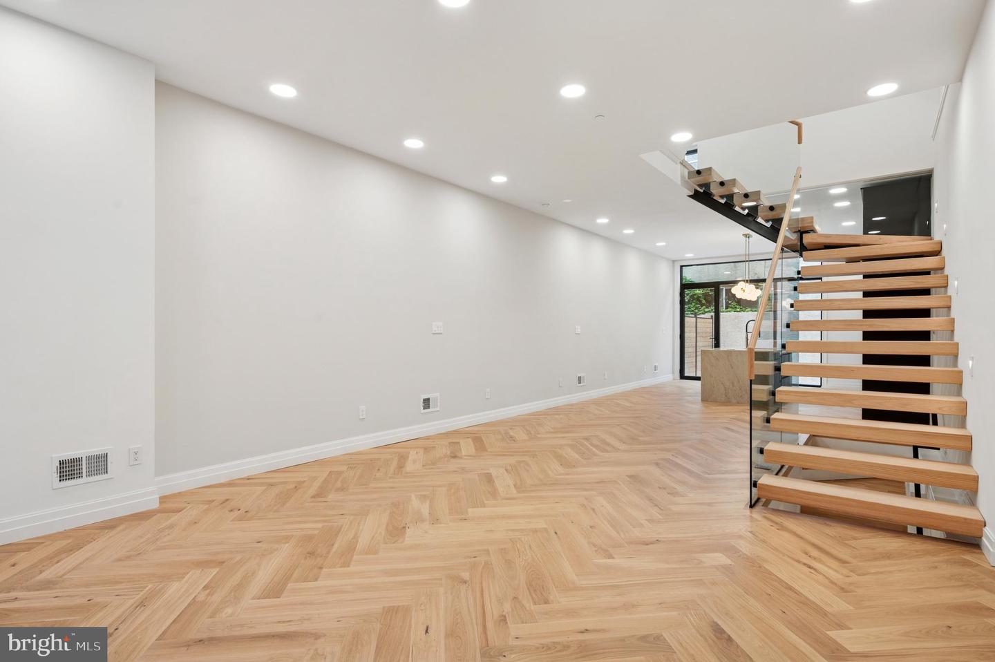 108 N Van Pelt St Property Photo 8