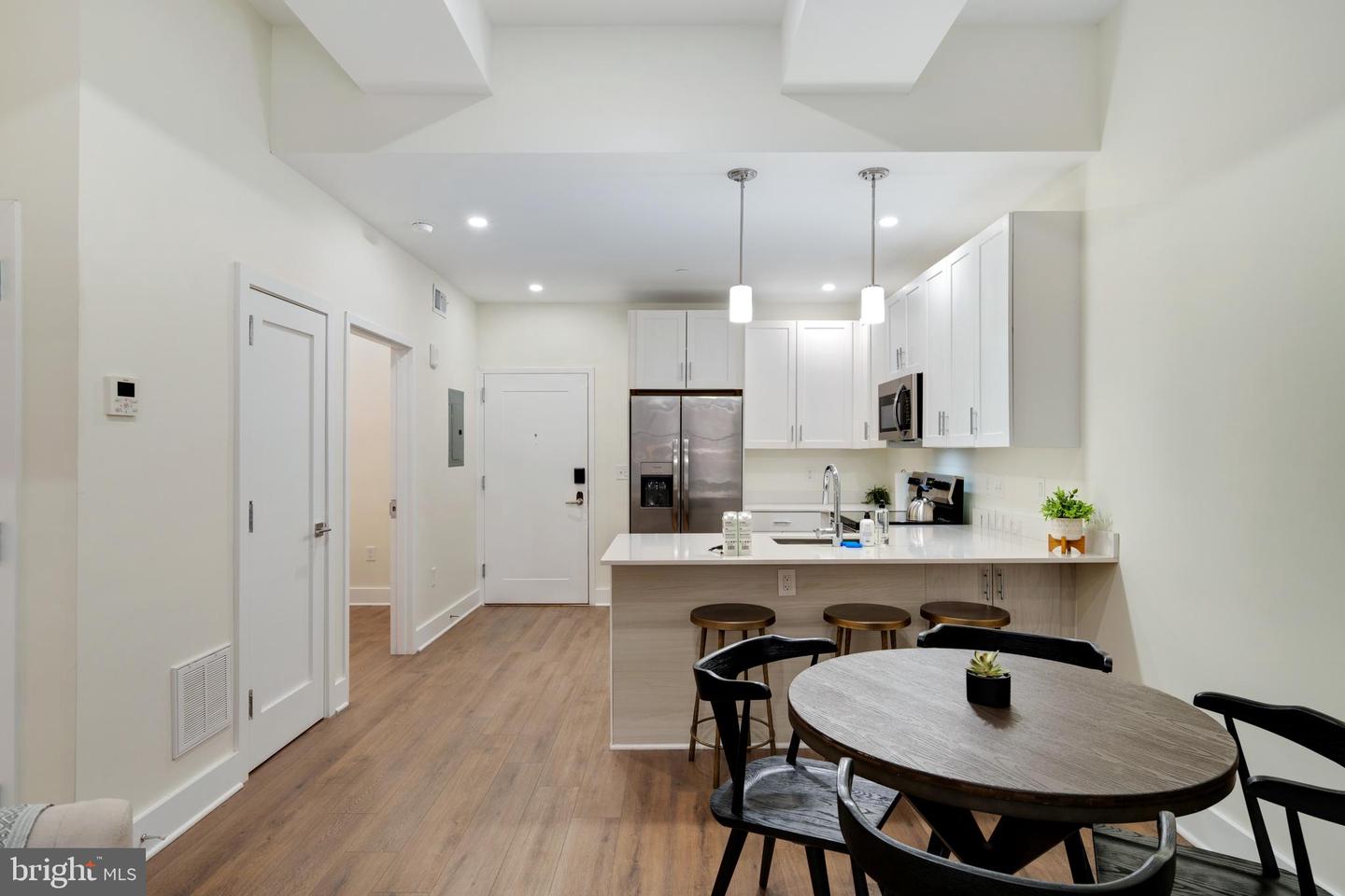 150 S Independence Mall W #1013 Property Photo 12