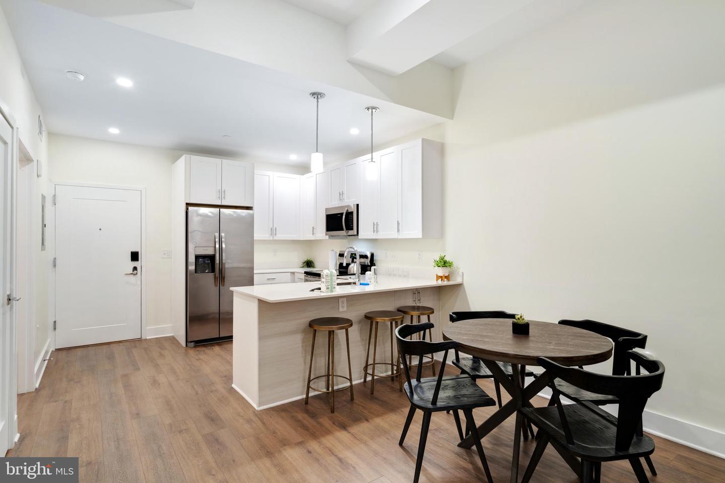 150 S Independence Mall W #1013 Property Photo 13
