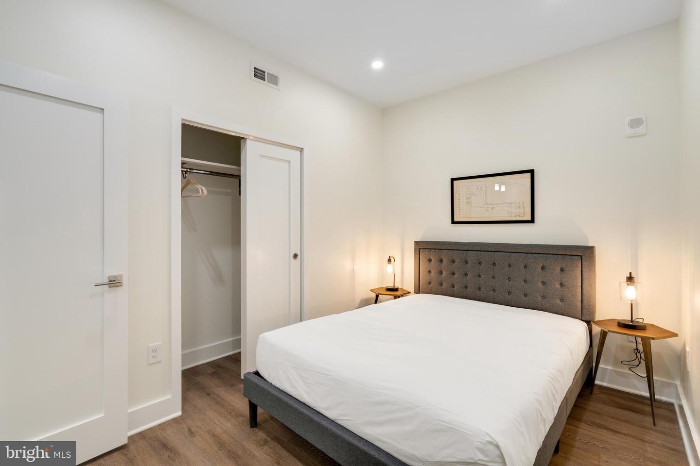 150 S Independence Mall W #1013 Property Photo 14