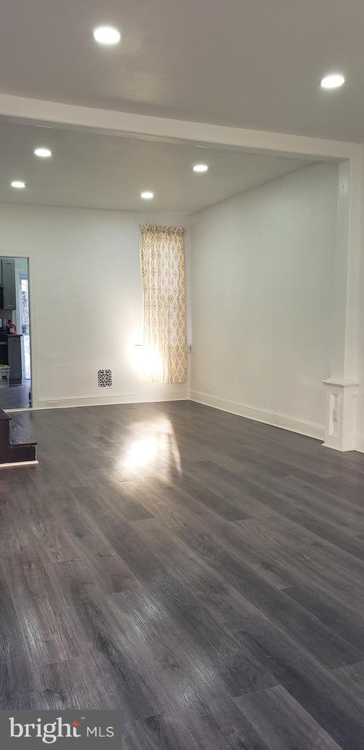 2126 E Birch St Property Photo 5