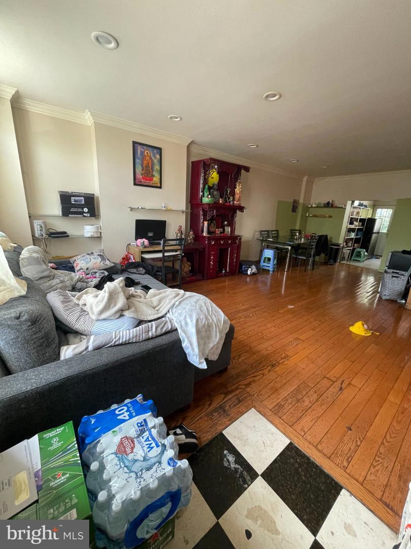 919 WASHINGTON AVE